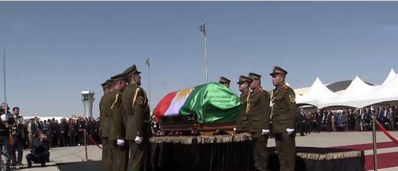 أول تعليق كردي على عدم لف جثمان طالباني بالعلم العراقي