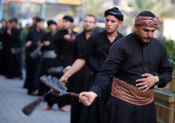 جدل في تويتر حول "ممارسة اللامعقول في الشعائر الحسينية"!