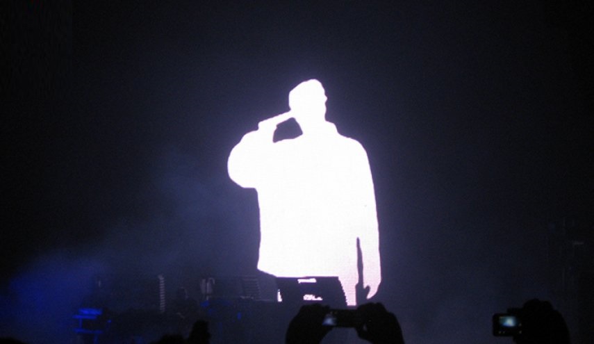 قتل زوجته وعائلتها وانتحر في بث مباشر!