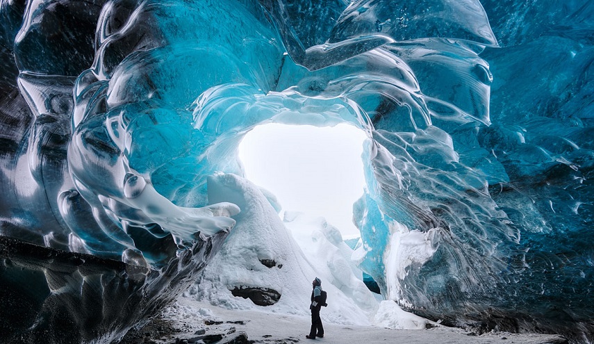 شاهد روائع الطبيعة.. كهف الكريستال في إيسلندا