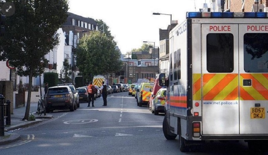 مقتل شخص وإصابة اثنين في عملية طعن بلندن  