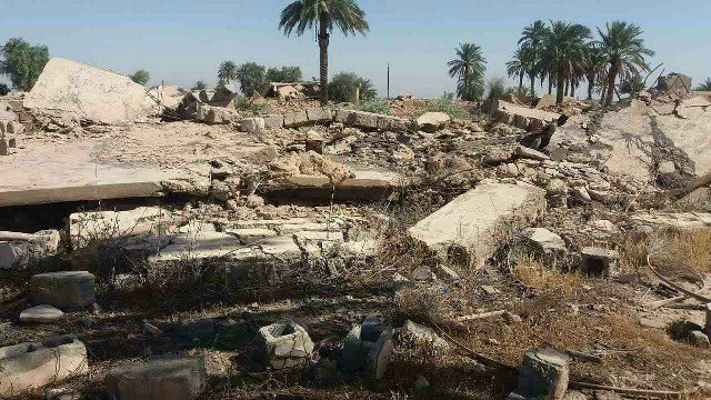 بالصور.. "قرية أشباح" موحشة سكنتها قبيلة عراقية واحدة!