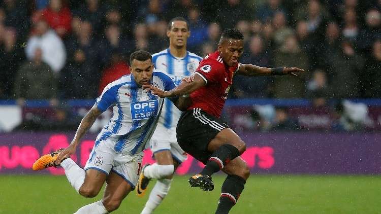 مانشستر يونايتد يتجرع مرارة الهزيمة الأولى في "البريمير ليغ"