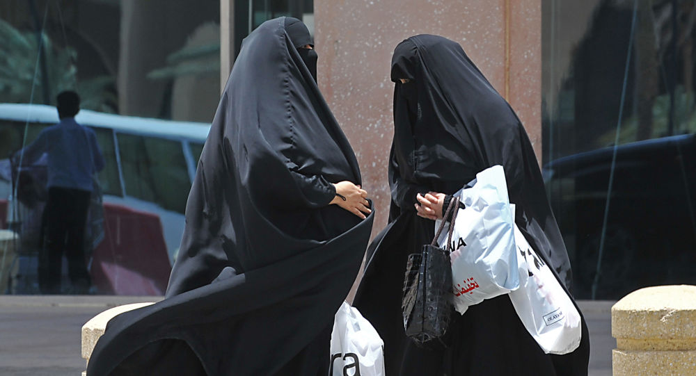 نشر "شرطيات مرور" في السعودية!