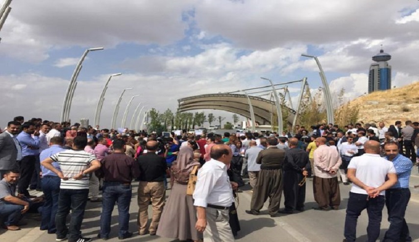 مظاهرات في السليمانية تطالب بتشكيل حكومة انقاذ