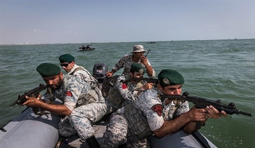 تدريبات مغاوير بحرية الجيش الايراني + صور