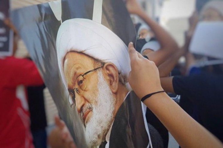 صور: مسيرة في الدراز تطالب بالإفراج عن المعتقلين ورفع الإقامة الجبرية عن آية الله قاسم