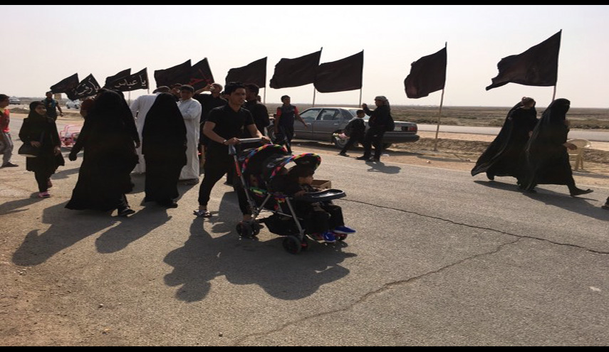 زوار الإمام الحسين (ع) خلال مرورهم بمدينة البطحاء