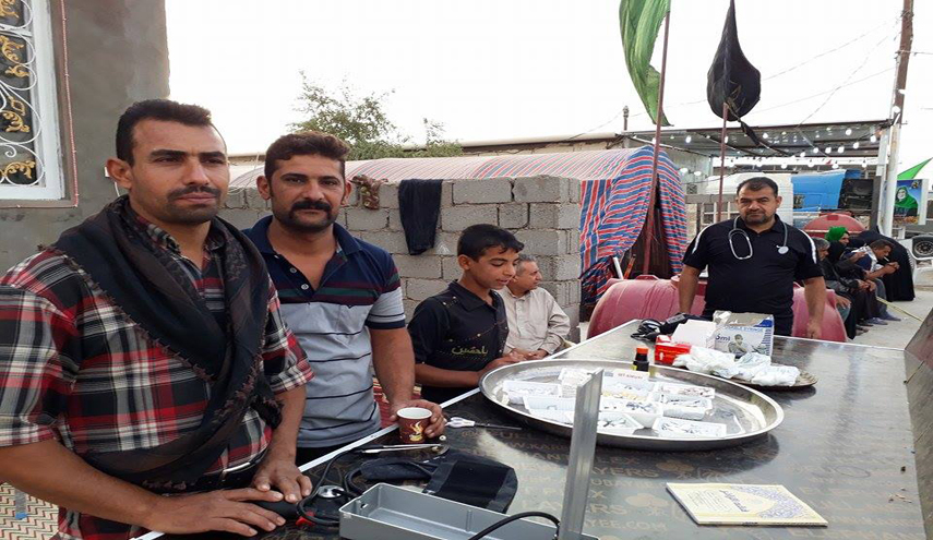 موكب أحباب الله يقدم خدماته لزوار أبا عبدلله الحسين طريق النجف _كربلاء