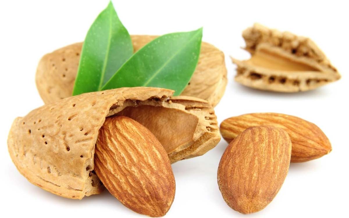 از خواص مفيد بادام چه مي دانيد؟