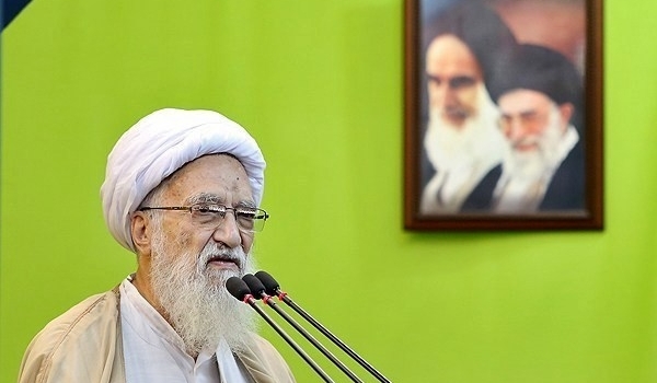 خطيب طهران: مسايرة اوروبا لاميركا ضد ايران دليل على خيانتها