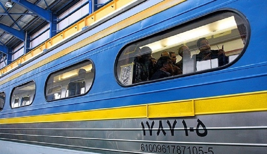 قطارات تنقل زوار الاربعينية الى منفذ شلمجه الحدودي على مدى 24 ساعة