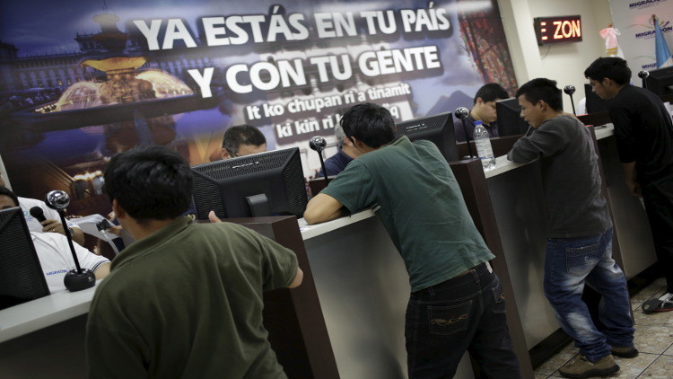 اميركا تنوي ترحيل 300 ألف مهاجر.. الكيم التفاصيل