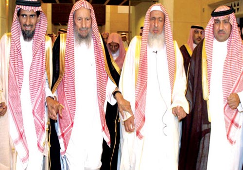 اول تعليق لهيئة علماء السعودية على توقيف أمراء ووزراء