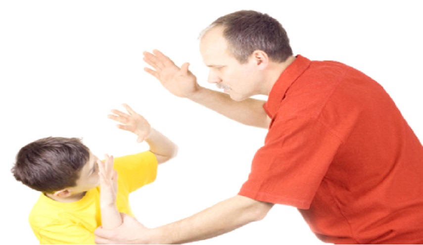 أطباء : ضرب الأطفال عادة ضارة لمستقبلهم