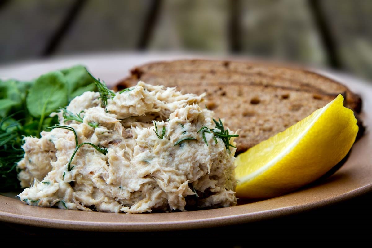 آشنایی با خوراک ماهی دودی مکرل