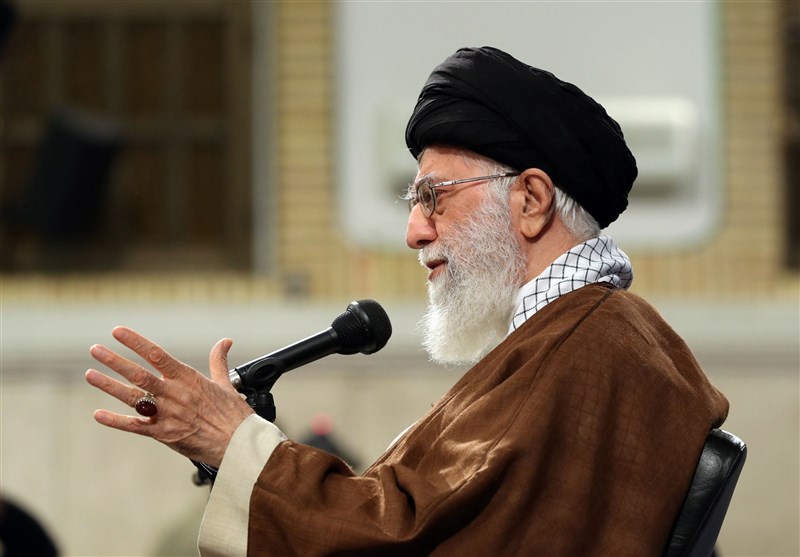 الامام الخامنئي يعزي بضحايا الزلزال ويدعو لإغاثة سريعة