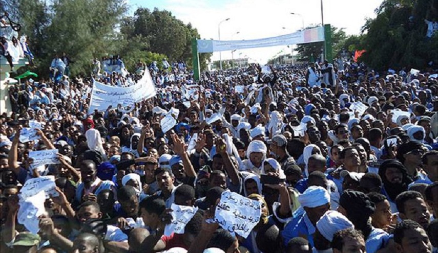 موريتانيا: مظاهرات تطالب بإعدام كاتب أساء للرسول الكريم