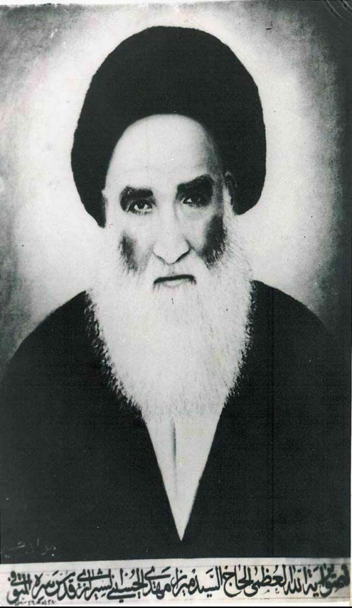 وكفنه على سجادة صلاته