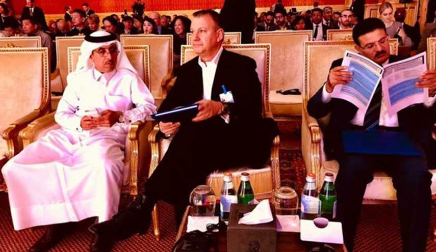 قطريون يردون بهشتاغ "قطريون ضد التطبيع".. نائب إسرائيلي سابق في الدوحة