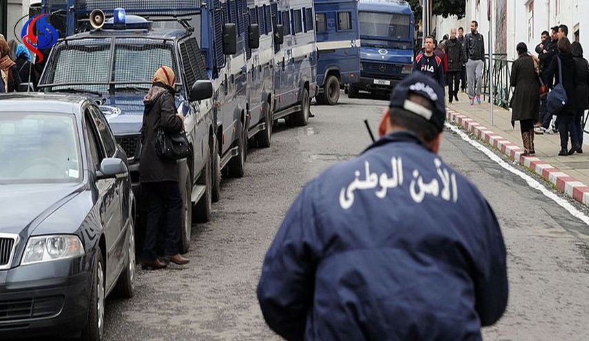 جريمة هزّت الجزائر.. رجل يرتكب مجزرة بحق عائلته،والسبب؟!