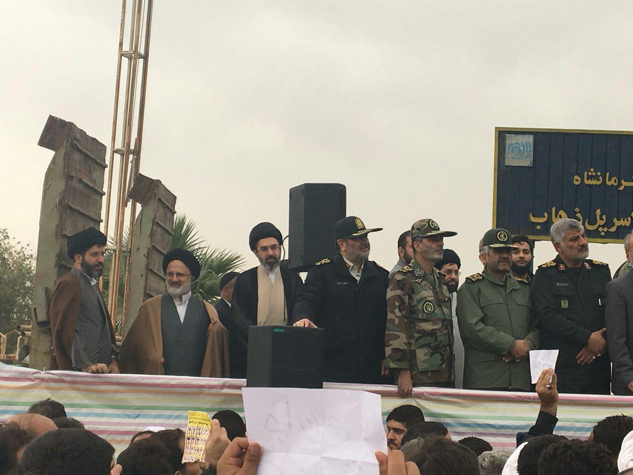 همراهان رهبر انقلاب در مناطق زلزله زده چه كساني بودند؟