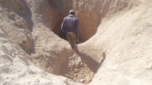 بالصور.. العثور على مقبرة جماعية داخل آبار نفط قرب جبال حمرين