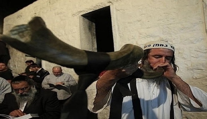 مستوطنون يقتحمون الاقصى وقبر النبي يوسف بنابلس