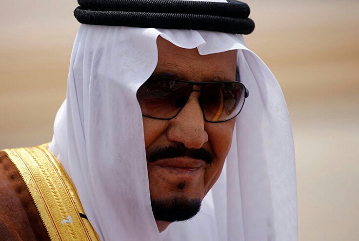 صور جديدة للملك سلمان مع الأمير طلال وابن أخيه