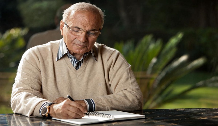  قرقاش يرد على أحمد شفيق: "وإن أنت أكرمتَ اللئيم تمردا"