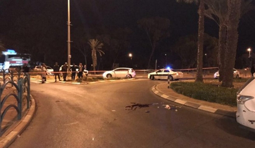 مقتل جندي صهيوني بعملية طعن والمنفذ استولى على سلاحه