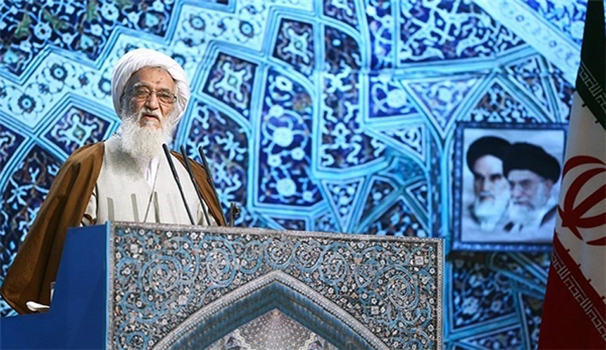 خطيب جمعة طهران: على المسلمين الشيعة والسنة التضامن والصمود في مواجهة الاعداء