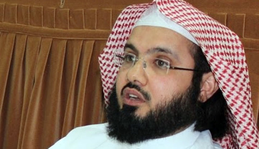 داعية سلفي سعودي يهاجم الفلسطينيين ويصف حماس بـ"حثالة الاخوانجية"!.. هكذا جاءته الردود