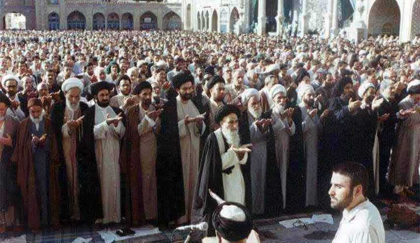 المرجع المرعشي النجفي(قده): لا يترك زيارة أهل القبور