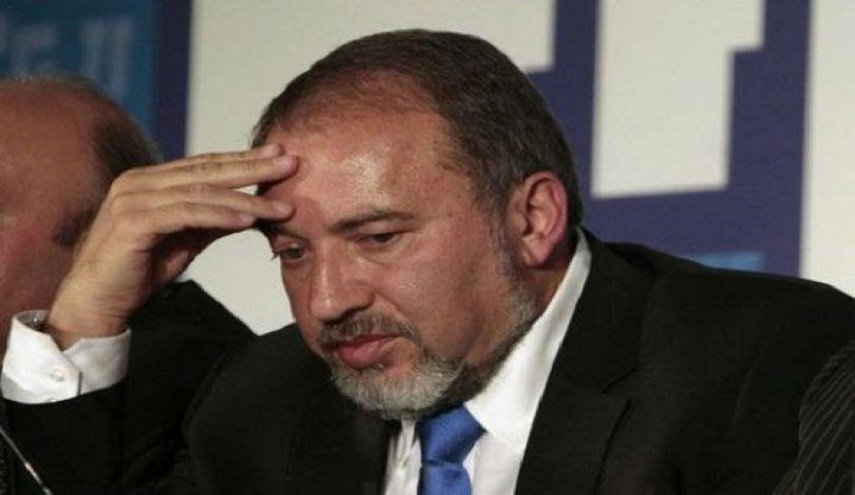 وزير حرب العدو يدعو إلى مقاطعة الفلسطينيين في الأراضي المحتلة عام 48