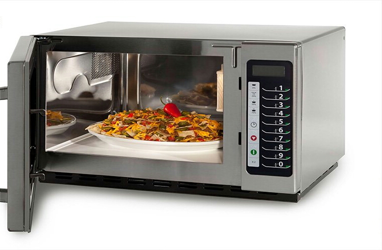 لا تضع هذه الأطعمة والمواد في الميكرويف تحت أي ظرف!