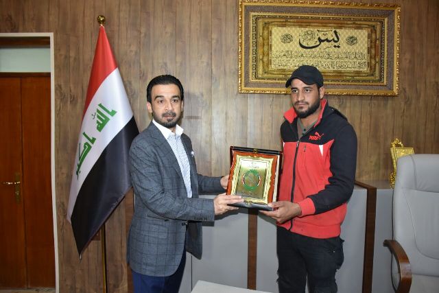 محافظ الانبار يوجه باكمال عمل نصب "برج ايفل" بالمحافظة