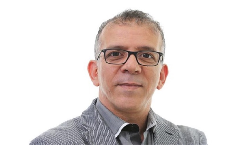 تعليق مثير من معلق جزائري على "تيفو" سلمان وترامب