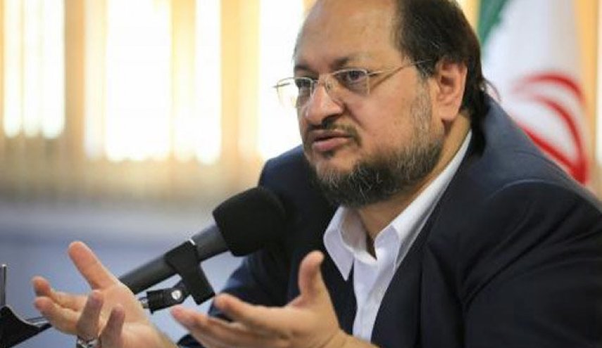 شريعتمداري: استثمار ملياري دولار في الصناعات الصغيرة والمتوسطة