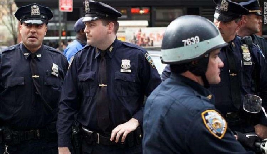 رجل يهاجم مدنيين بساطور في لوس أنجلوس