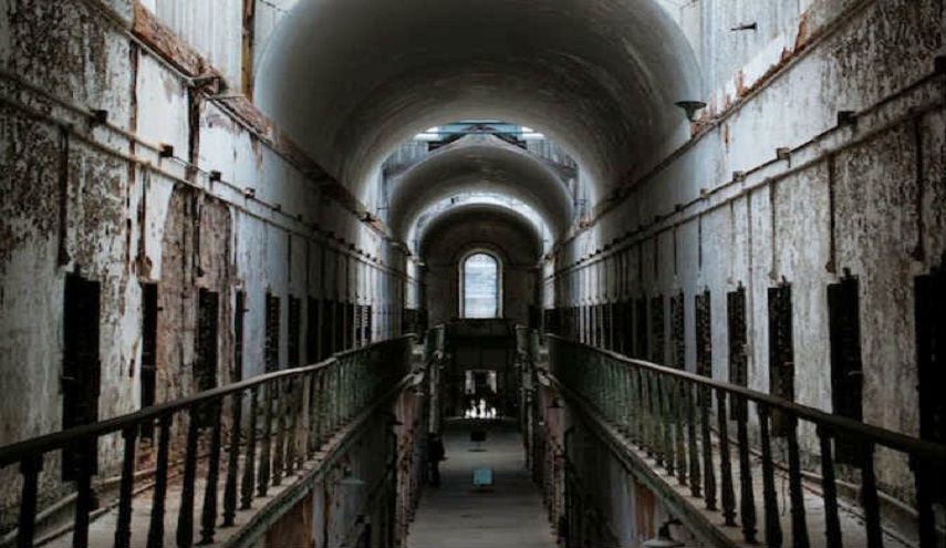 العراق يحتجز داعشيا أمريكيا في سجن سري