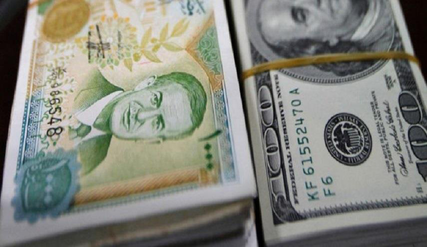 الدولار “الأسود” يحلق عالياً في السوق السورية!