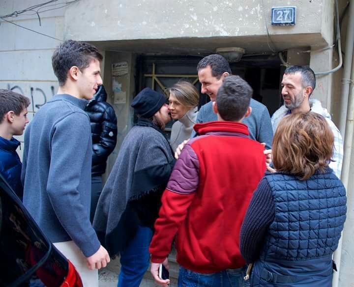 بالصور: الرئيس الأسد يفجر مفاجأة من حمص