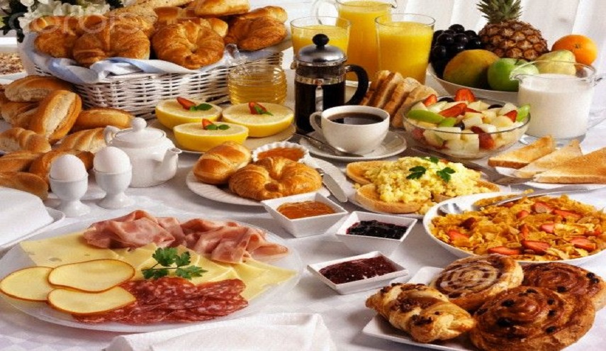 4 أطعمة ومشروبات تجنب تناولها على الإفطار.. إحداها القهوة