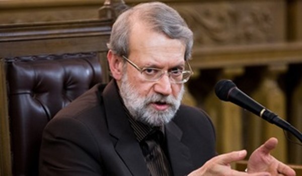 لاريجاني: يجب الاخذ بنظر الاعتبار ظروف الشعب عند تحديد اسعار الوقود