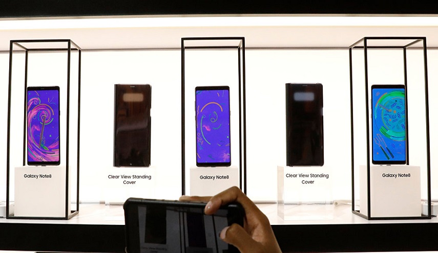 سامسونغ تعترف بوجود مشكلة خطيرة في "غلاكسي نوت 8"  