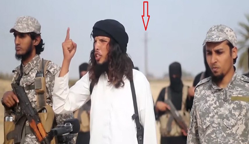 "بالصورة" ... ظهور شيء "مريب" اثناء إعدام عضو حماس على يد "داعش"