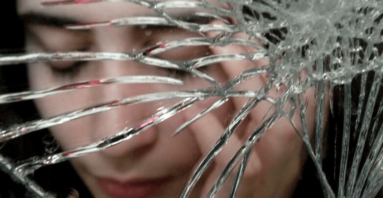 9 أشياء يُعتقد بأنها تجذب سوء الحظ لمنزلك.. احذروها !