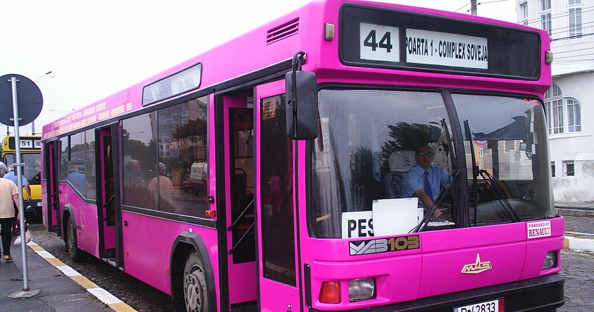 حافلات وردية للنساء في المغرب
