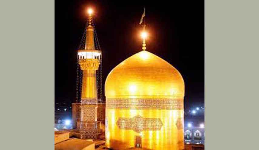 ويجذبه إليه قبل أن يقبل !!!